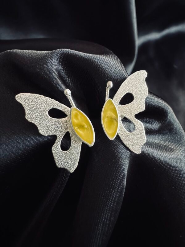 Aros Mariposa Martillada Metalizada Amarilla