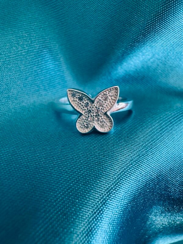 Anillo Midi Mariposa con Circones 🦋