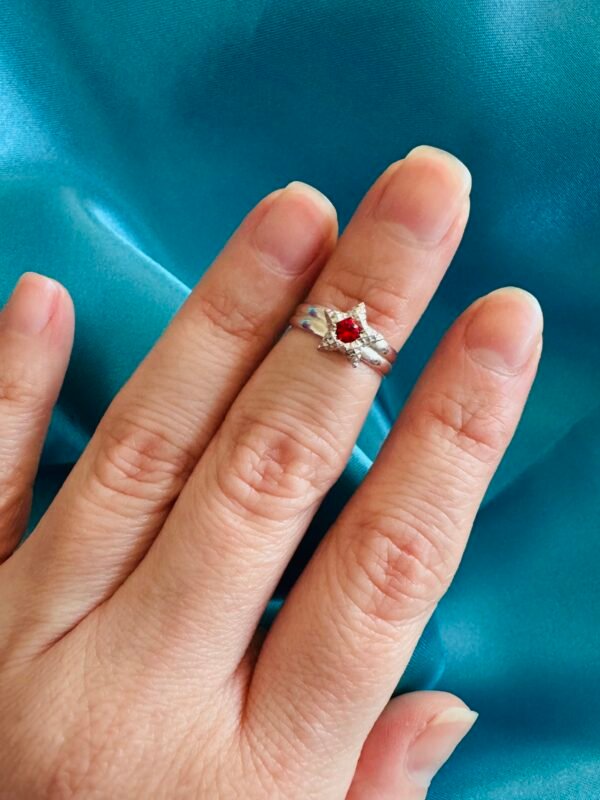 Anillo Midi Estrella con Circón Rojo