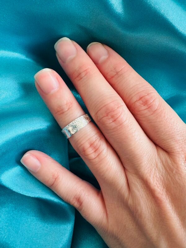 Anillo Midi Banda Texturizada