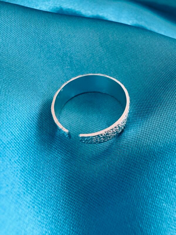 Anillo Midi Banda Texturizada