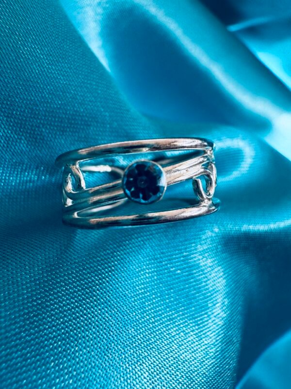 Anillo Midi Espiral Circón Celeste