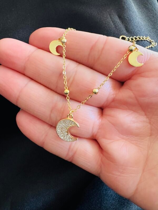 IMG_3559 Pulsera con Esferas y Lunas