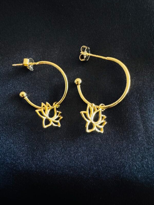 IMG_3569 Semi Argollas con Flor de Loto 🪷