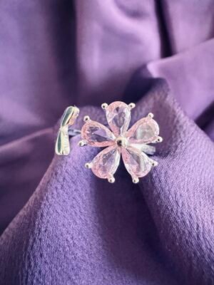 Anillo Adaptable Mariposa en Flor con Circones Rosa