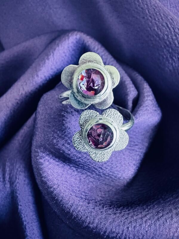 Anillo Adaptable Dúo de Flores Martilladas