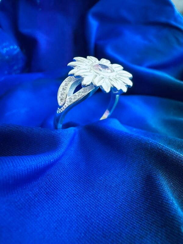 Anillo Margarita con Circón Rosa