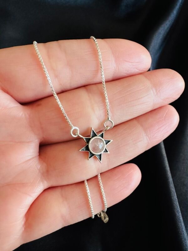 Collar Sol con Cuarzo Rosa