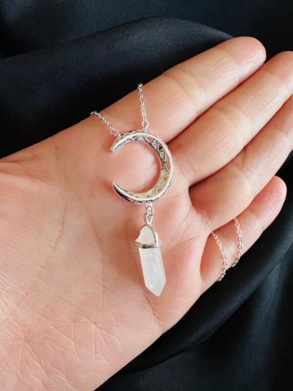 Collar Media Luna y Cuarzo