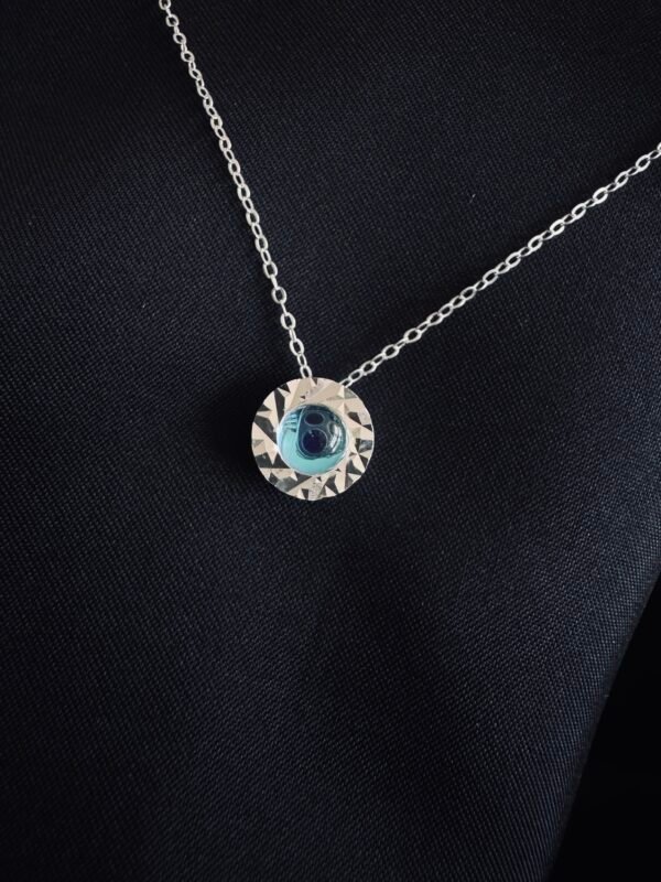 Collar Círculo Facetado con Piedra Luna