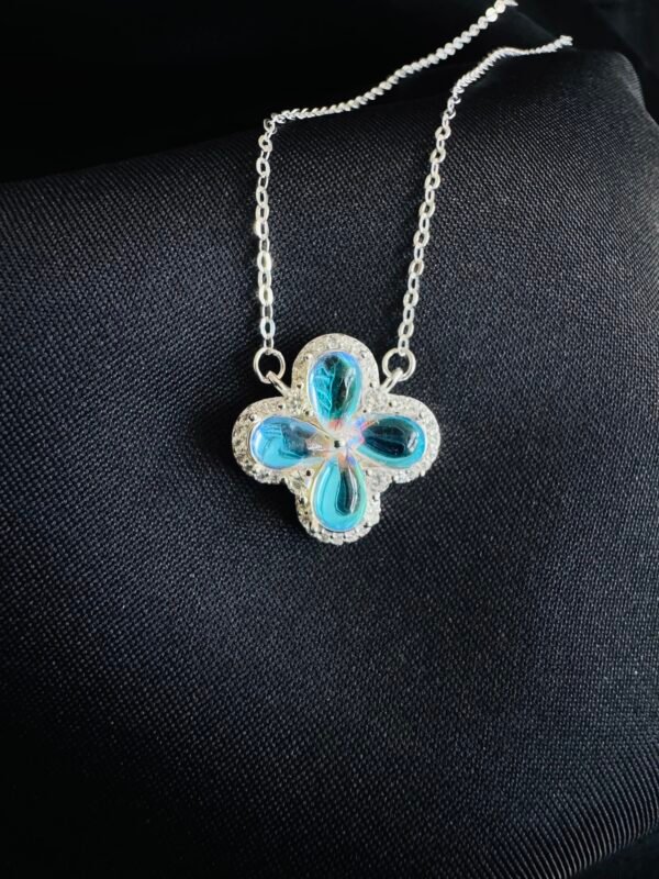 Collar Trébol de la Suerte con Piedra Luna