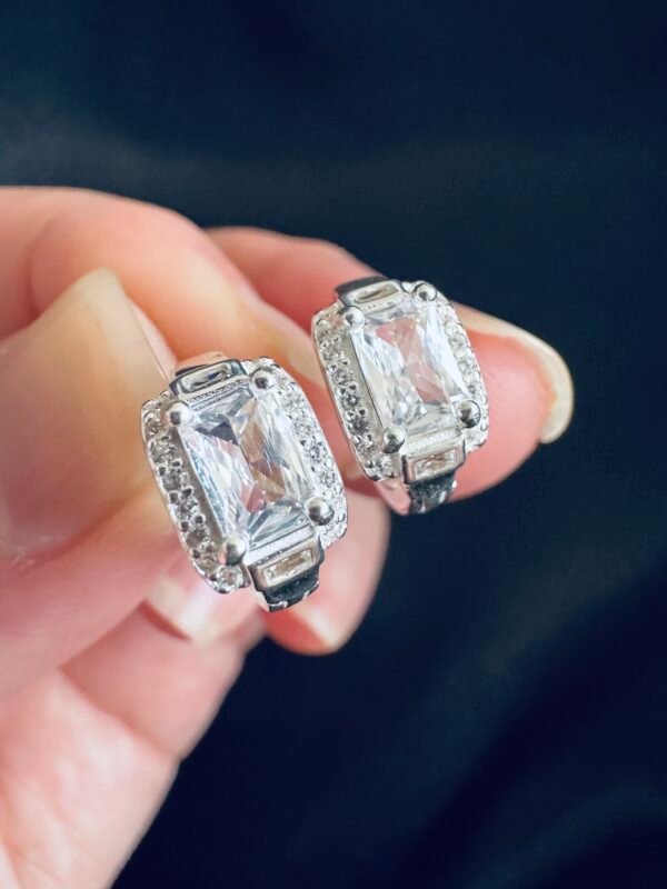 Argolla Huggie Gran Circón Baguette