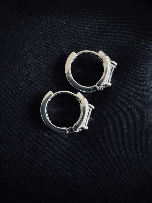 Argolla Huggie Gran Circón Baguette