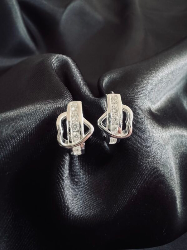 Argolla Huggie Corazón con Circones