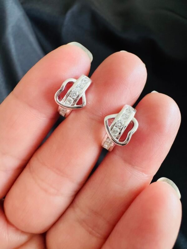 Argolla Huggie Corazón con Circones