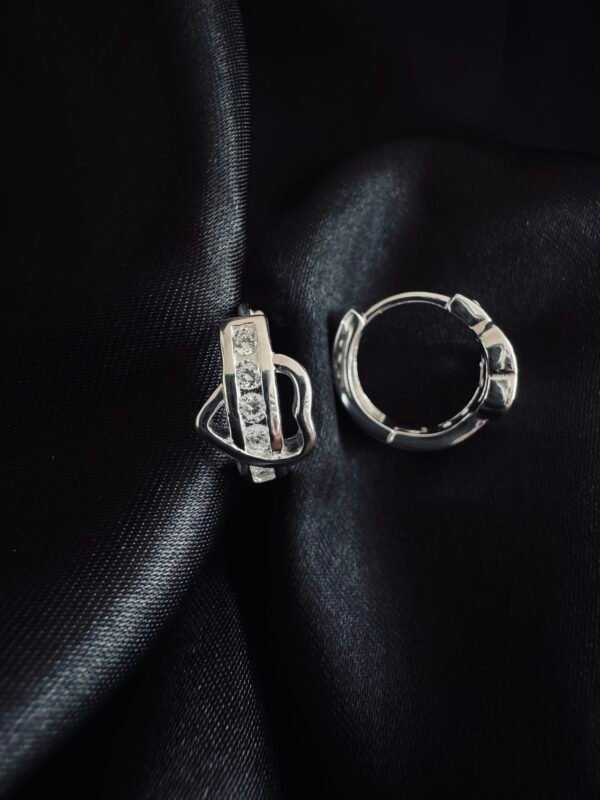 Argolla Huggie Corazón con Circones