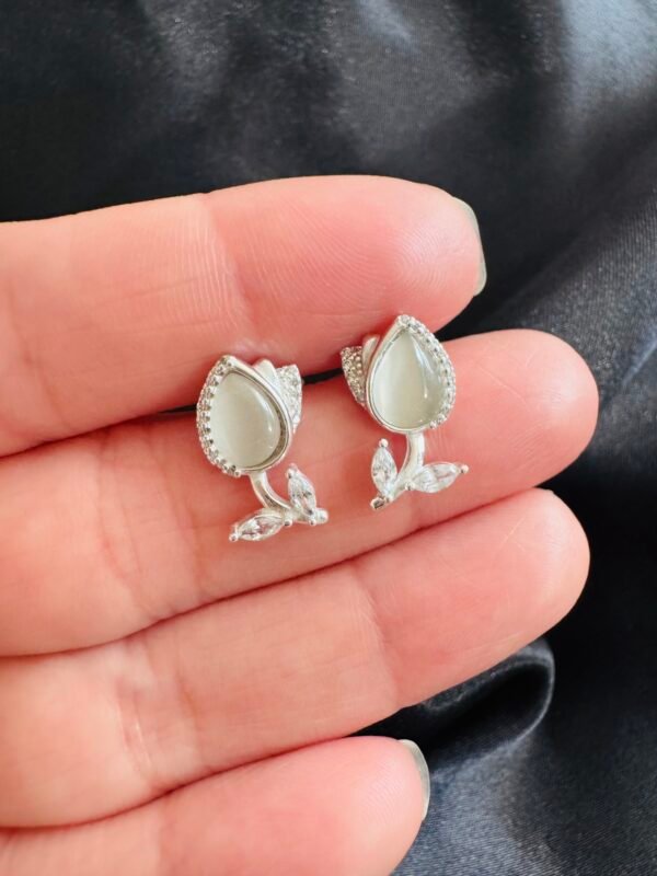 Aros Flor Tulipán con Cuarzo y Circones