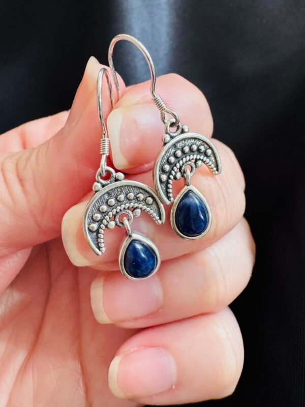 Aros Étnico Luna Invertida con Lapislázuli