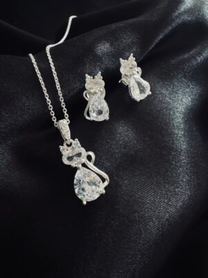 Conjunto Gatito con Circón