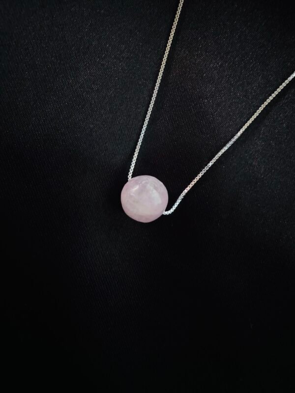 Collar Esfera de Cuarzo Rosa