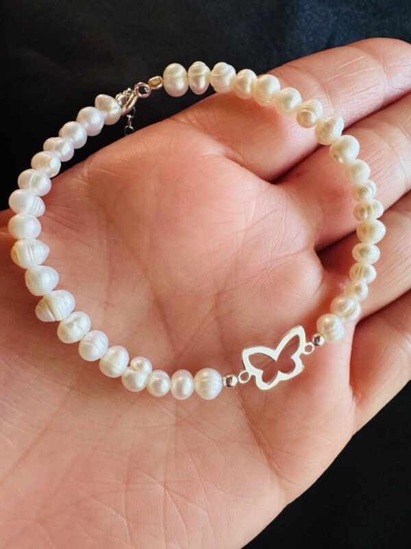 Pulsera de Perlas con Mariposa