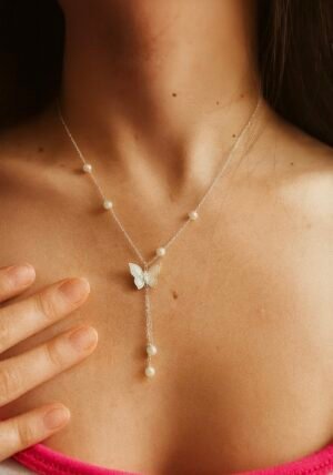 Collar Mariposa en Nácar con Perlas