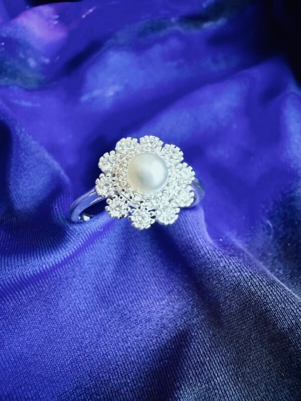Anillo Flor con Perla
