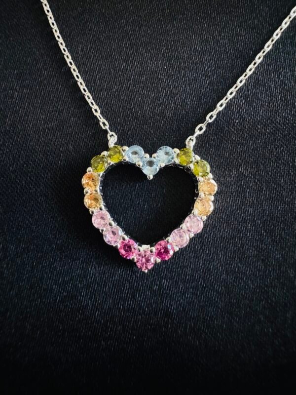Collar Corazón con Circones de Color