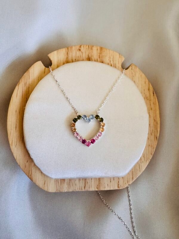 Collar Corazón con Circones de Color