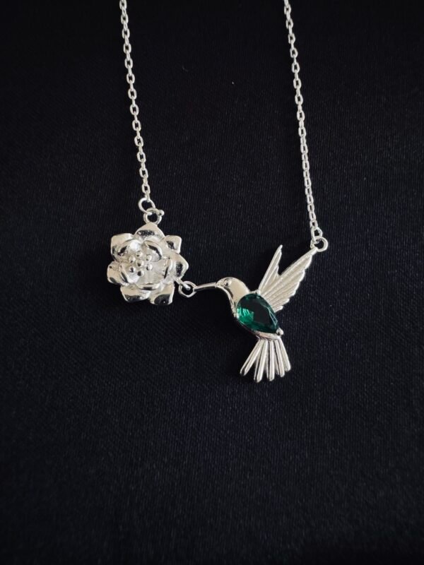 Collar Colibrí y su Flor