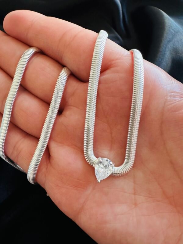 Collar Victoria Lumière