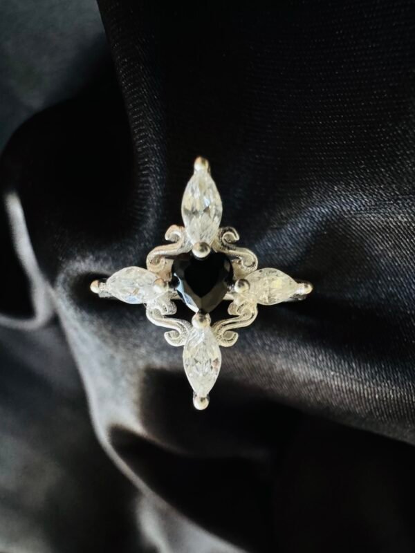 Anillo Midi Nudo de Bruja con Circón