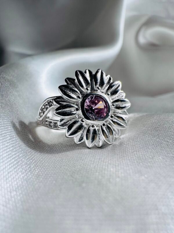 Anillo Margarita con Circón Rosa