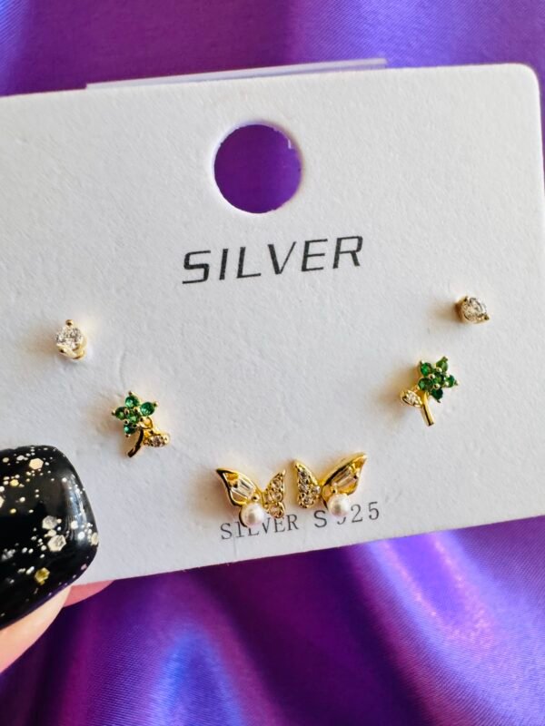 Set de Aritos Mariposa y Flor