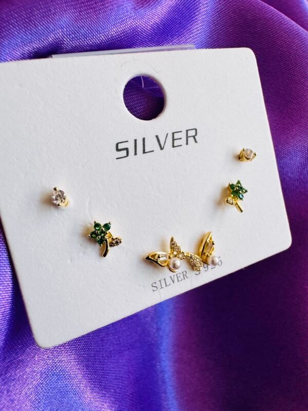 Set de Aritos Mariposa y Flor