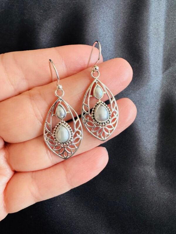 Aros Flor de Loto con Madre Perla