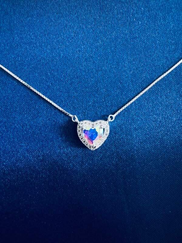 Collar Corazón Iridiscente