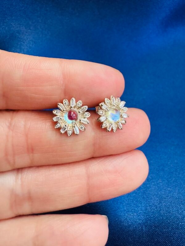 Aros Flor con Piedra Luna