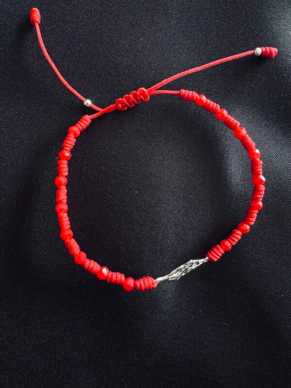 Pulsera de Hilo Rojo Cristales y Nudo de Bruja