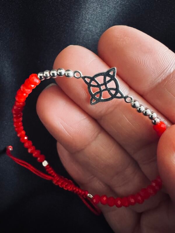 Pulsera de Hilo Rojo Cristales y Nudo de Bruja