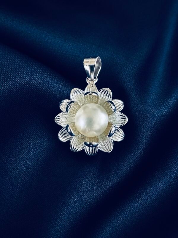 Colgante Flor con Perla