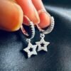 Argolla Huggie Estrellas de Luz