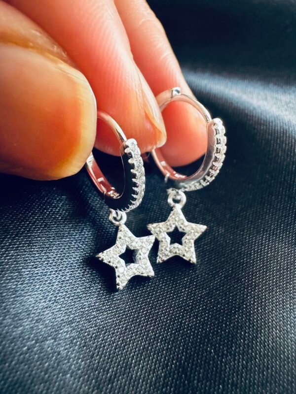 Argolla Huggie Estrellas de Luz