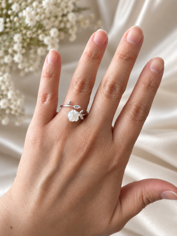 Anillo Adaptable Flor Nacarada